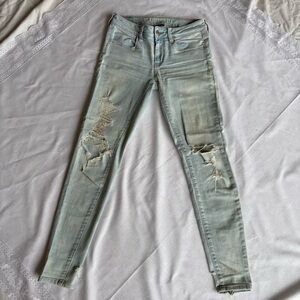 American Eagle Light Wash Super Stretch X Ripped Skinny Jeans Size 2